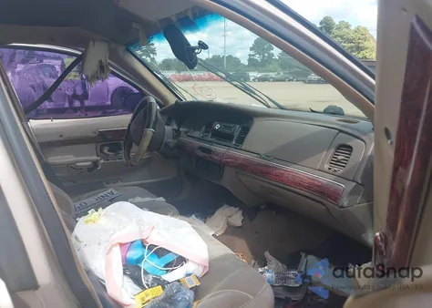 1998 Ford Crown Victoria Police Interceptor z USA, uszkodzony, nr VIN 2FAFP71W0WX158596